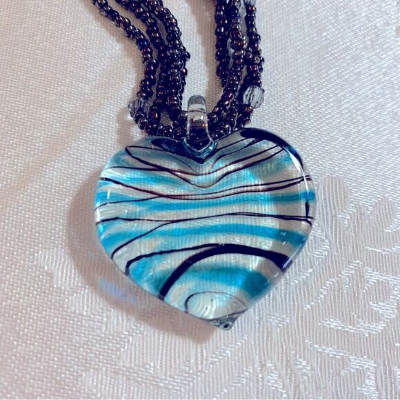 Murano Glass Heart Pendant Necklace on Seed Bead Chain 20” Gorgeous - Picture 3 of 3